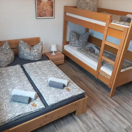Zur Alten Brauerei, Free Wi-fi+parken, 3 Schlafzimmer, Grillecke * Lehesten